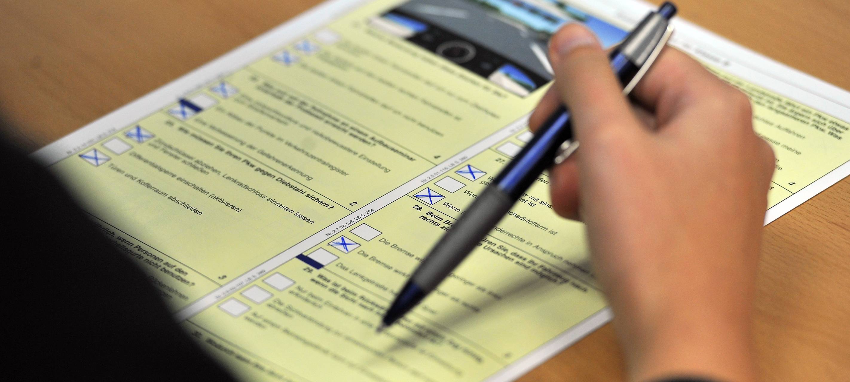 Betrug bei Führerscheinprüfungen: Durchsuchungen bei uns