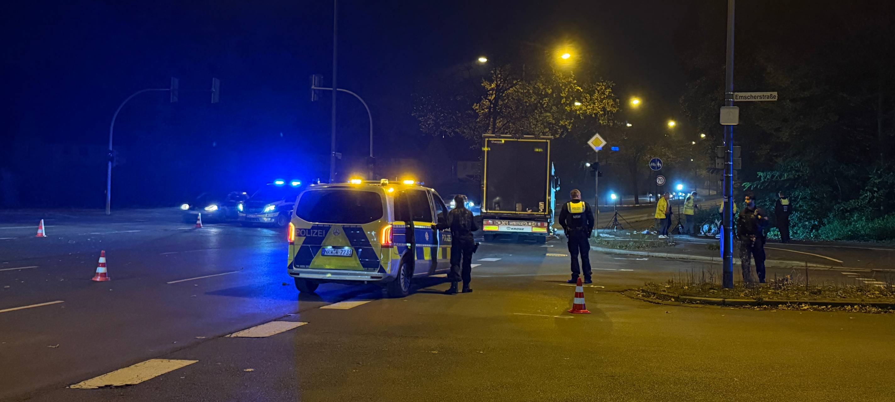 LKW und Fahrradfahrer zusammengestoßen