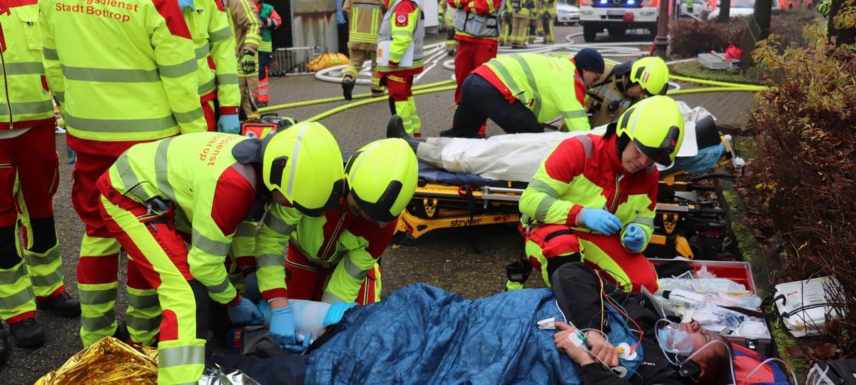 Ernstfall-Übung in Bottrop: Rettungskräfte im Einsatz
