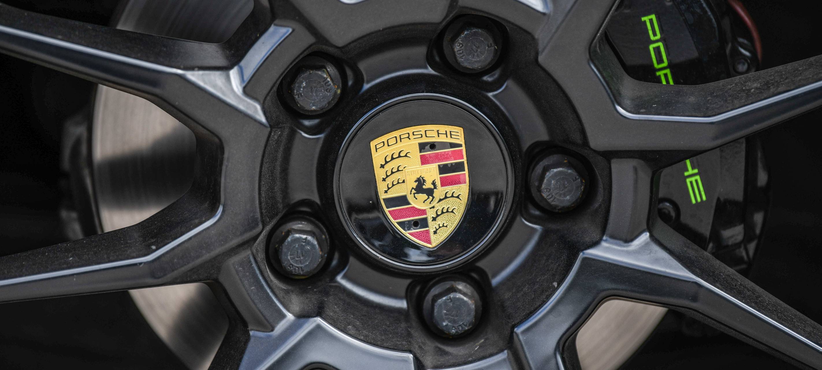 Porsche gestoppt: Polizei stellt getuntes Auto in Bulmke-Hüllen sicher