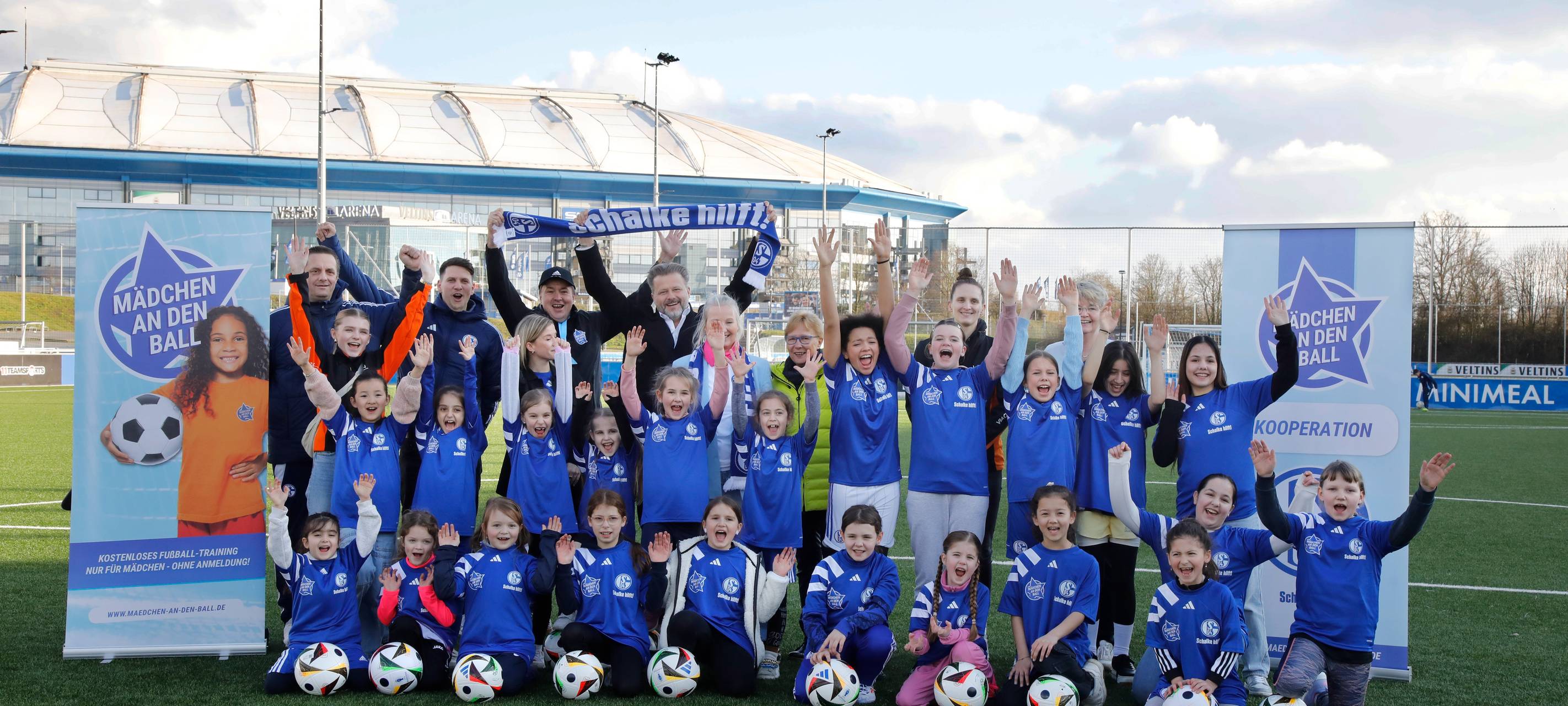 Gelsenkirchen: "Mädchen an den Ball"