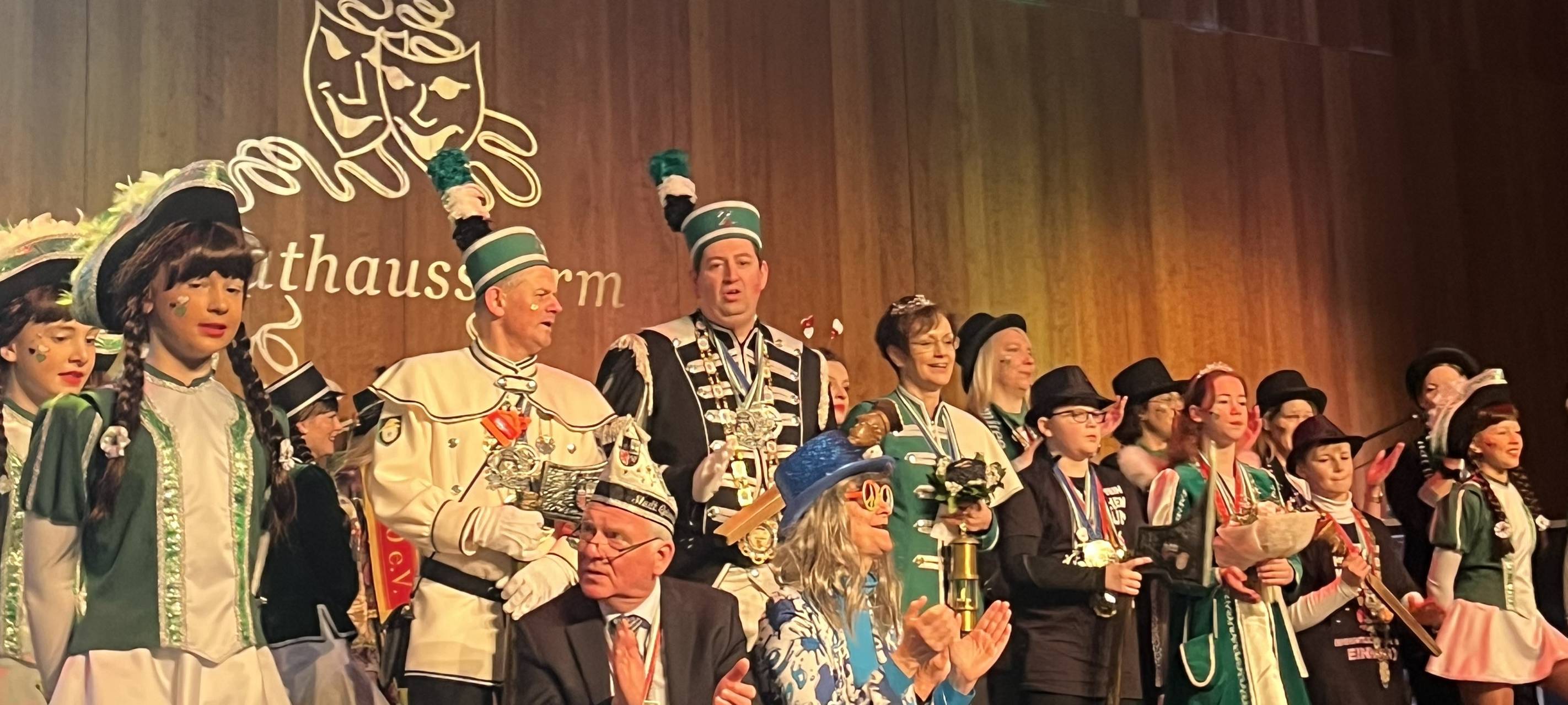 Rathäuser in Gladbeck und Gelsenkirchen sind gestürmt