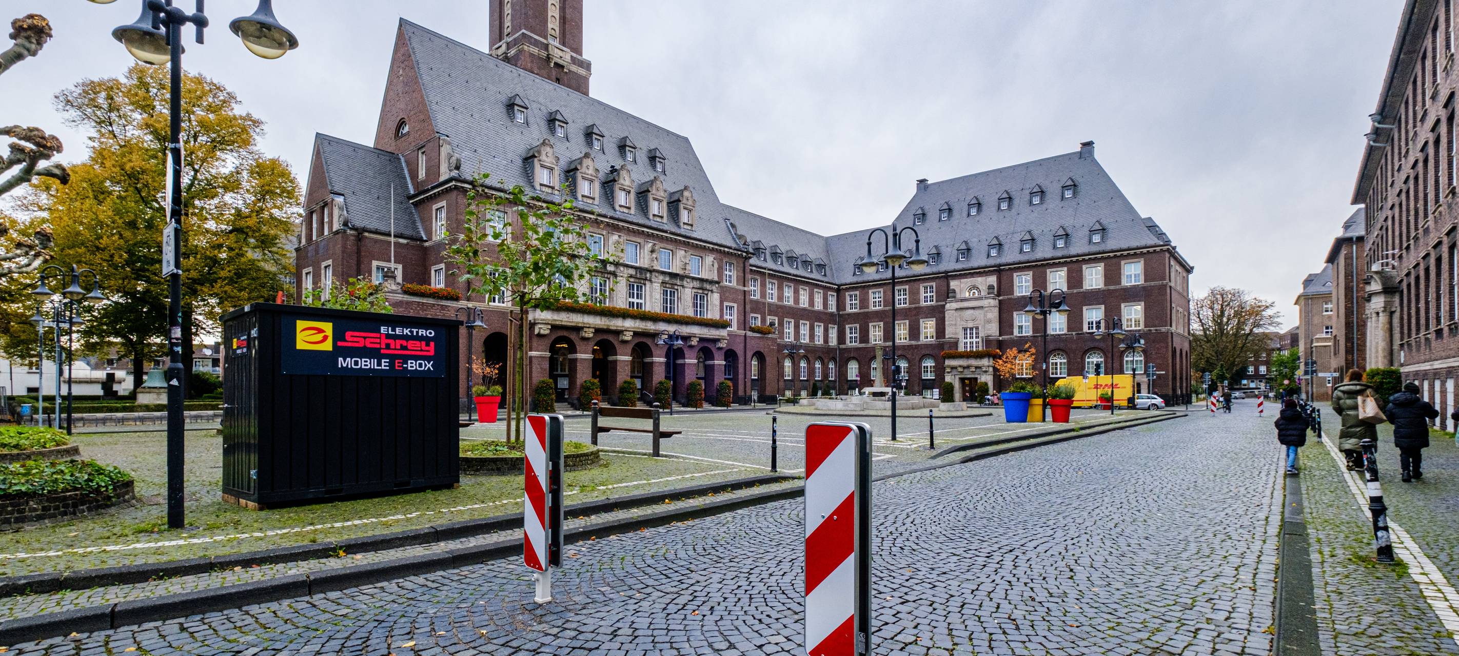 Rathausplatz in Bottrop bleibt länger gesperrt