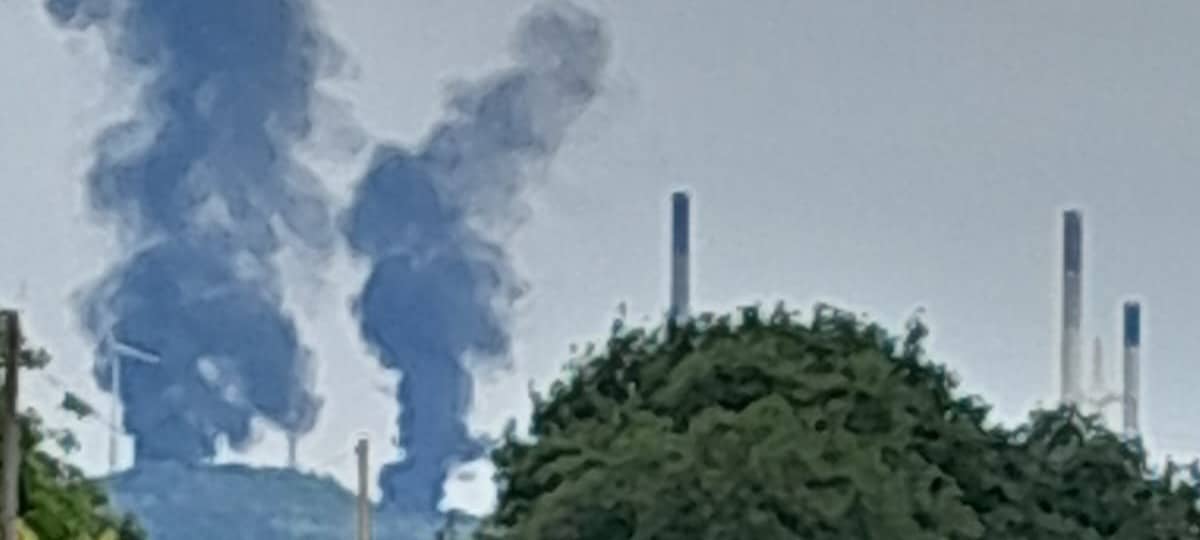 Große Rauchsäulen über Gelsenkirchen