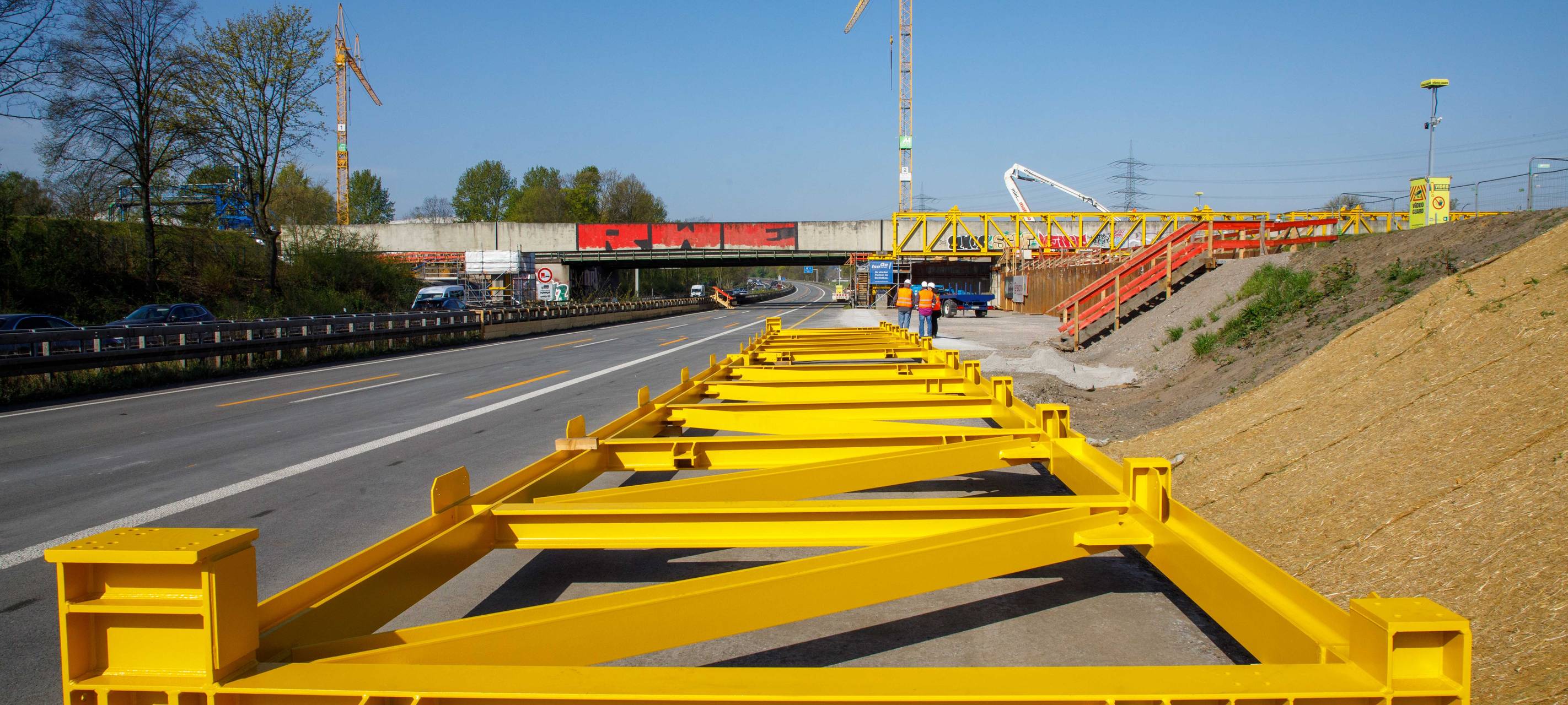"Kranballett" an der A42 im Bottroper Süden
