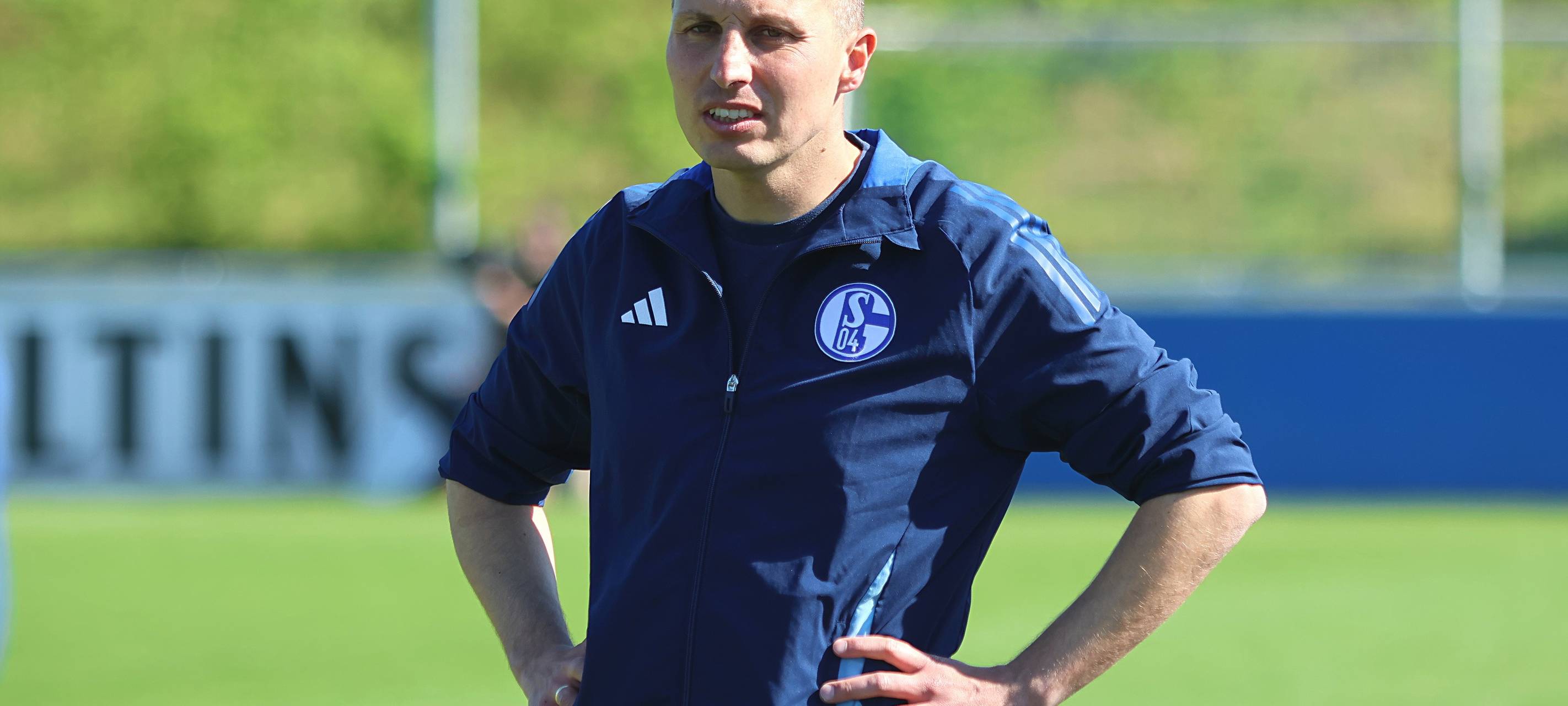 Schalke: U23-Trainer Jakob Fimpel verlängert bis 2027
