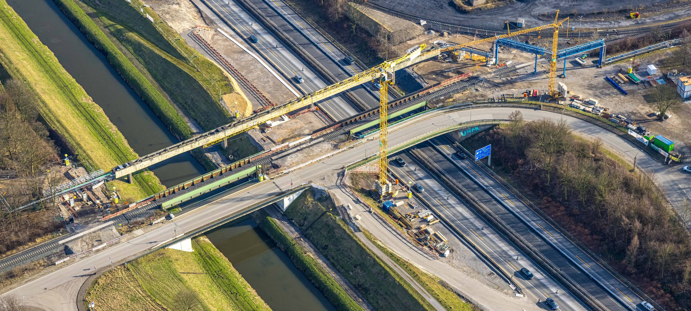 Alte Industriebrücke an der A42 in Bottrop wird abgerissen