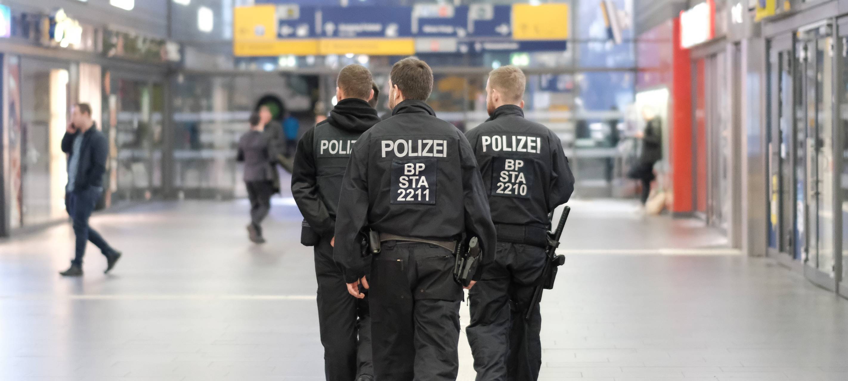 Gelsenkirchener zeigt Hitlergruß im Hauptbahnhof Essen
