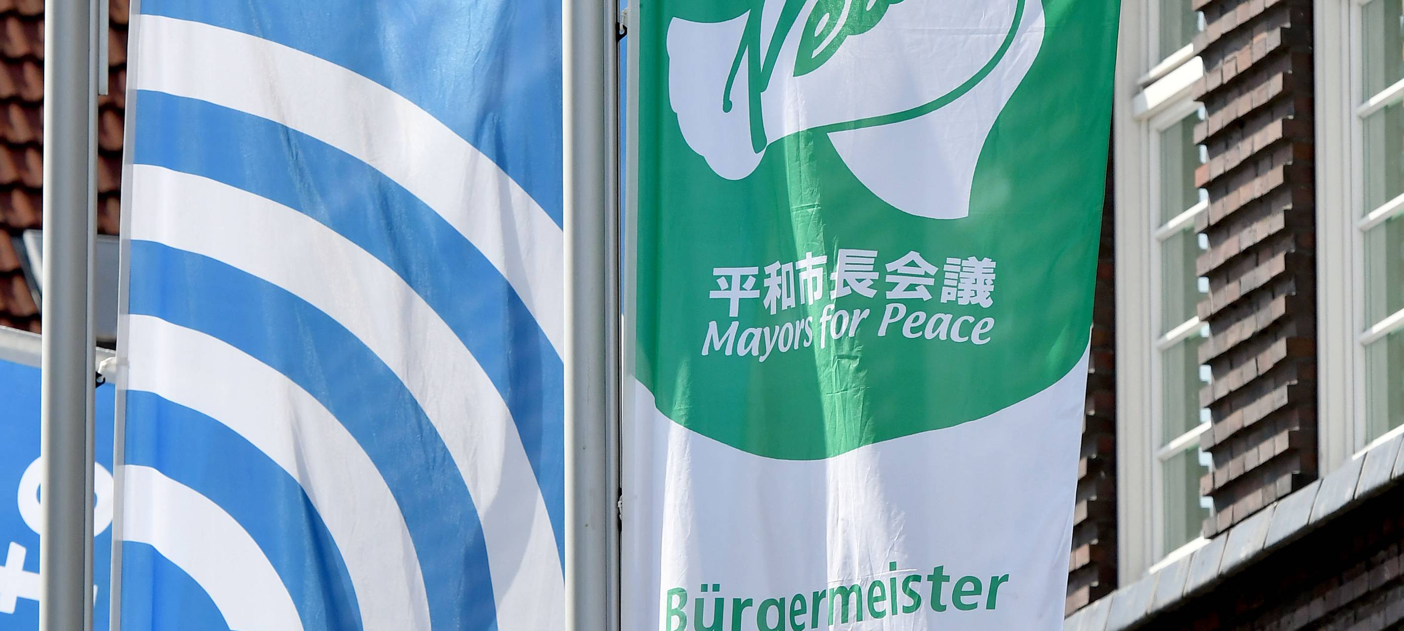 Gelsenkirchen und Gladbeck zeigen Flagge gegen Atomwaffen