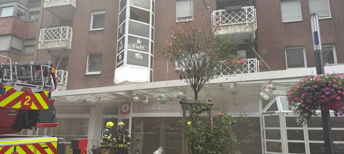 Großer Feuerwehreinsatz: Brand mitten in Buer