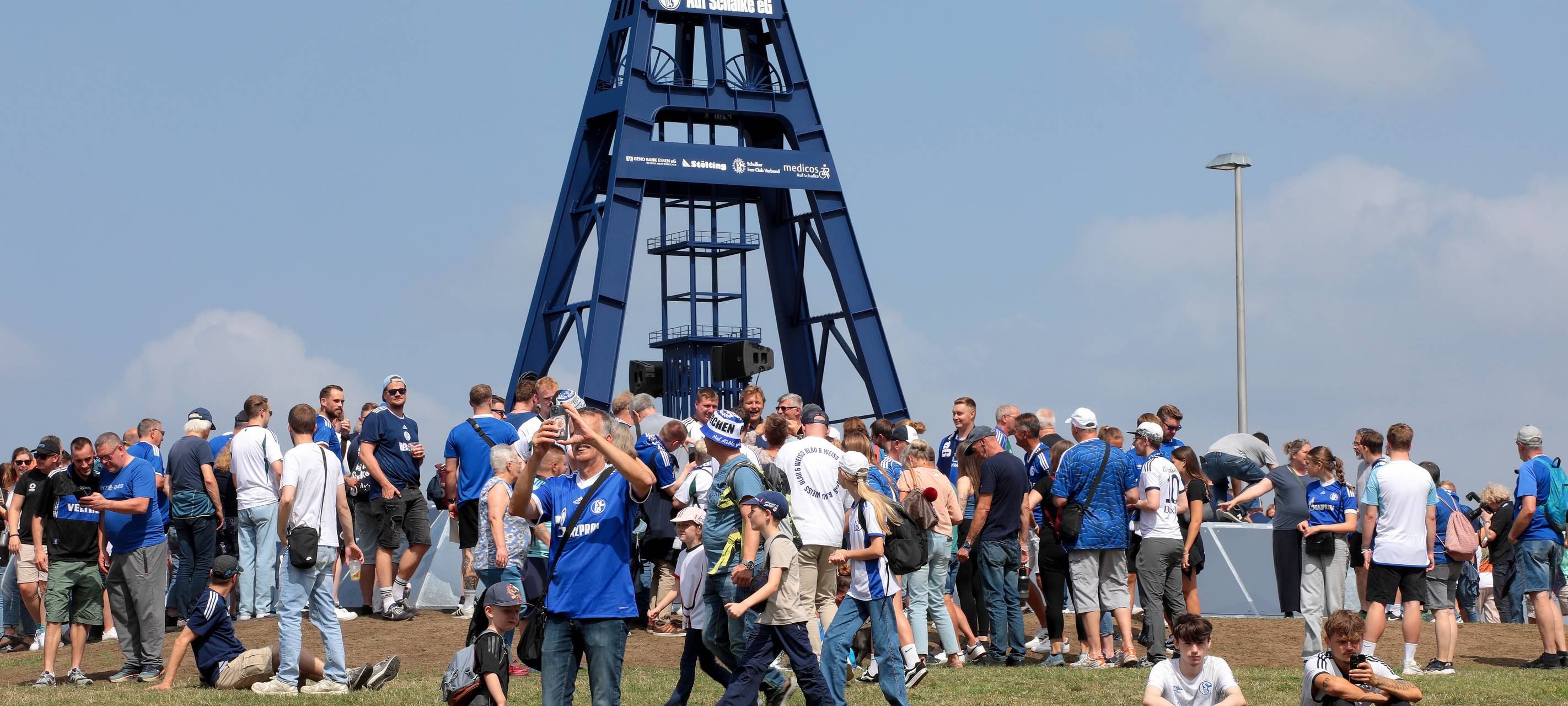 Förderturm-Denkmal auf Schalke eingeweiht