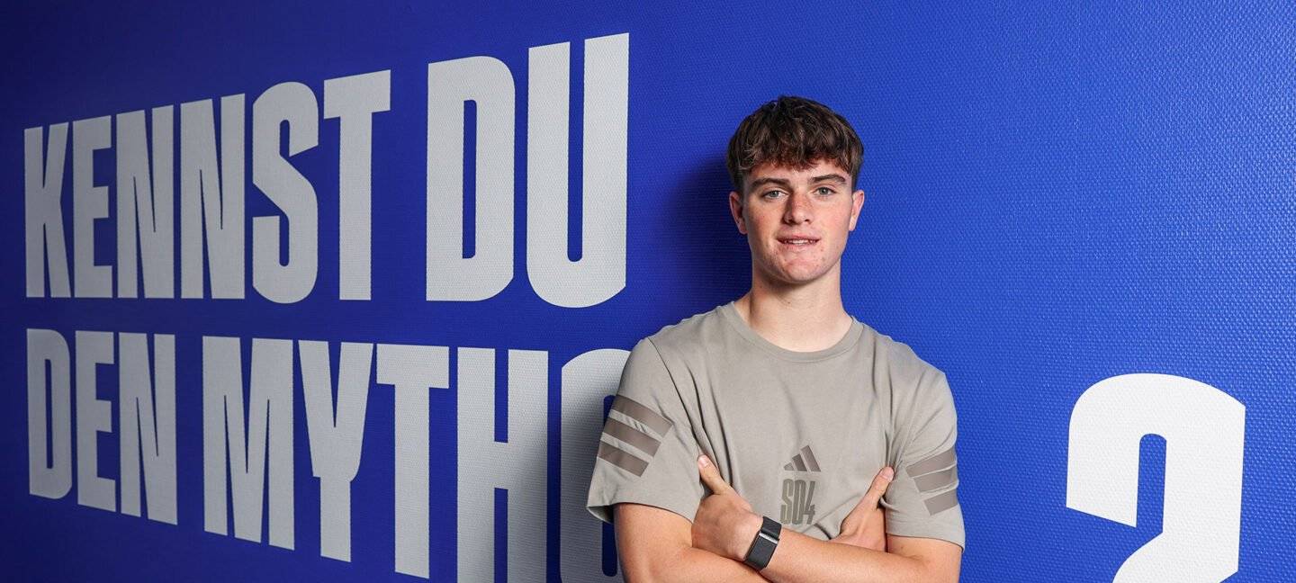 FC Schalke 04 verpflichtet Innenverteidiger aus Australien