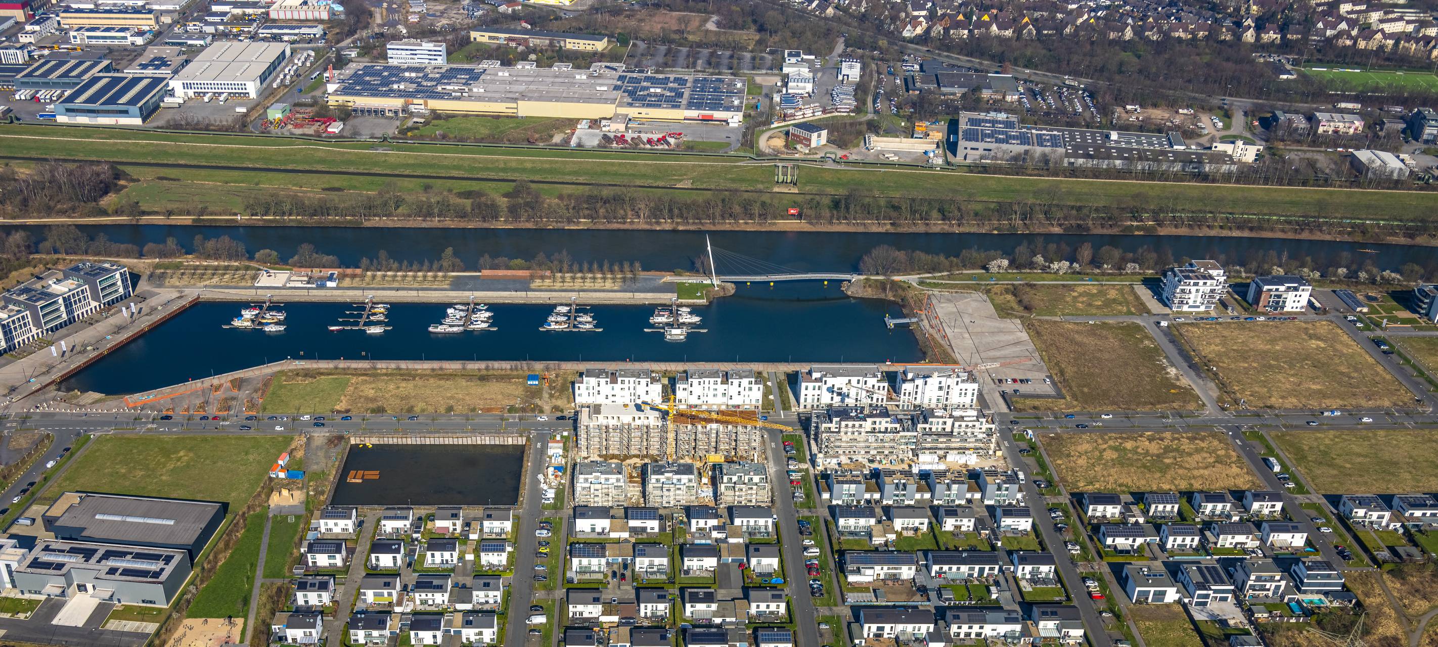 Giftige Böden in Gelsenkirchener Marina entsorgt`?