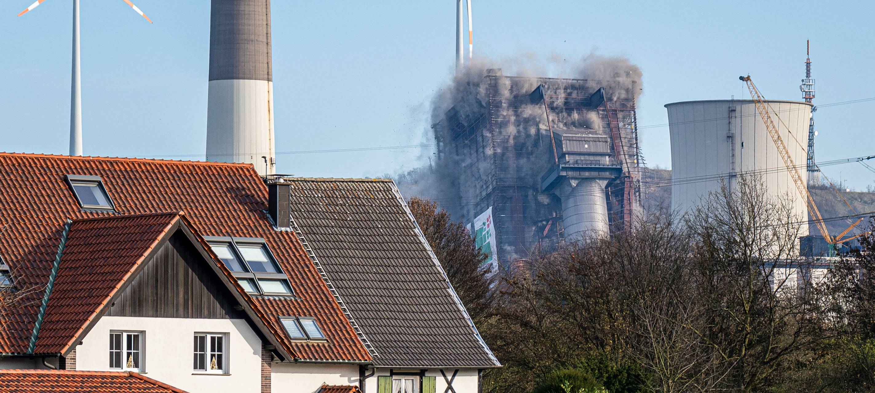 Kesselhaus im Kraftwerk Scholven ist erfolgreich gesprengt