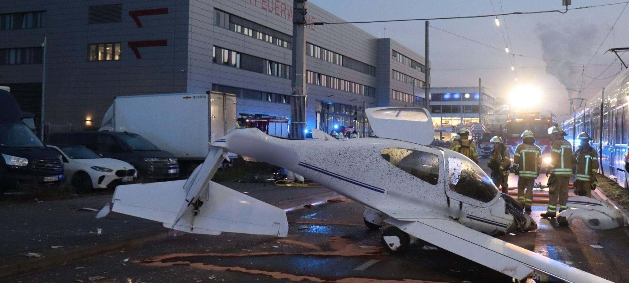 Flugzeug in Stadtgebiet von Mannheim notgelandet