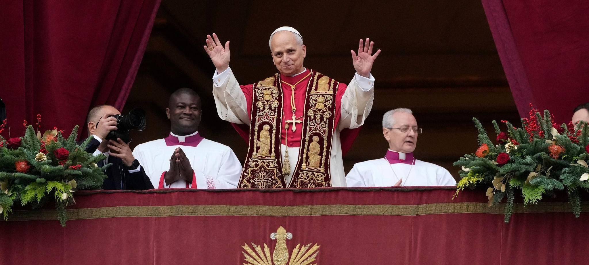 Papst spendet Weihnachtssegen