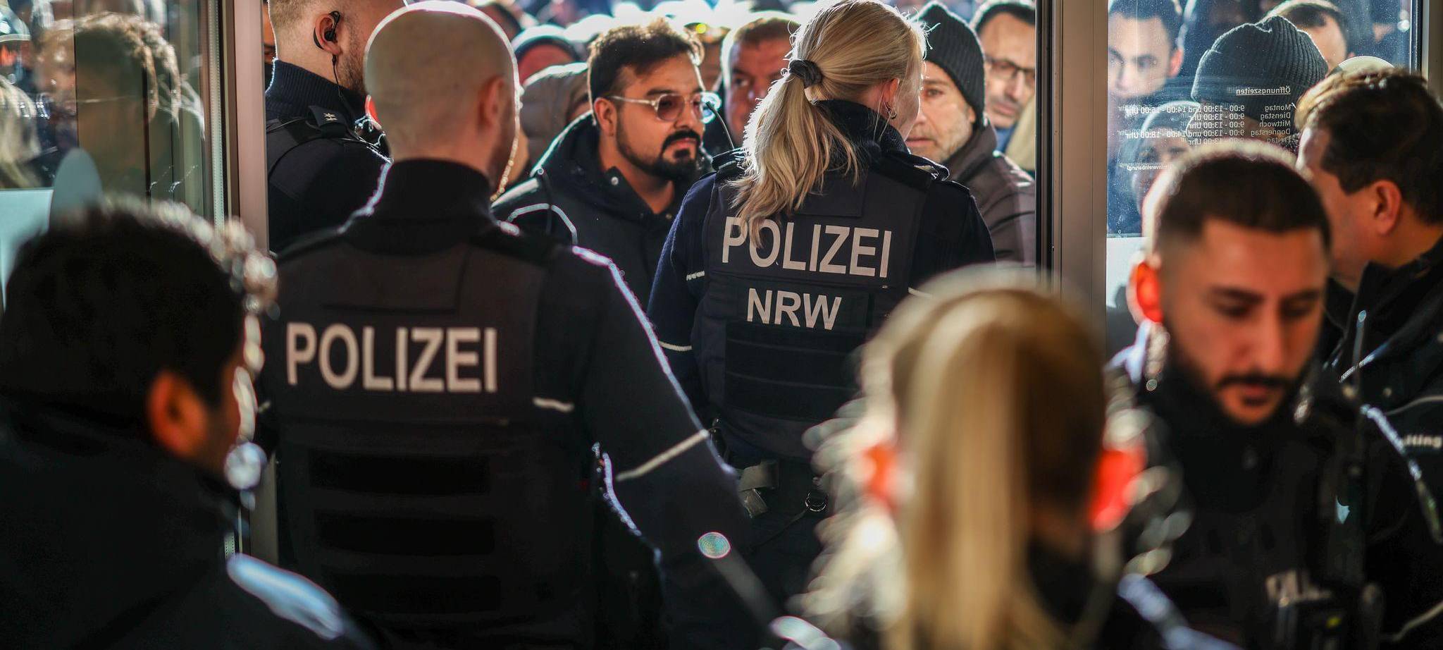 Nach dem Einbruch in den Tresorraum einer Bank