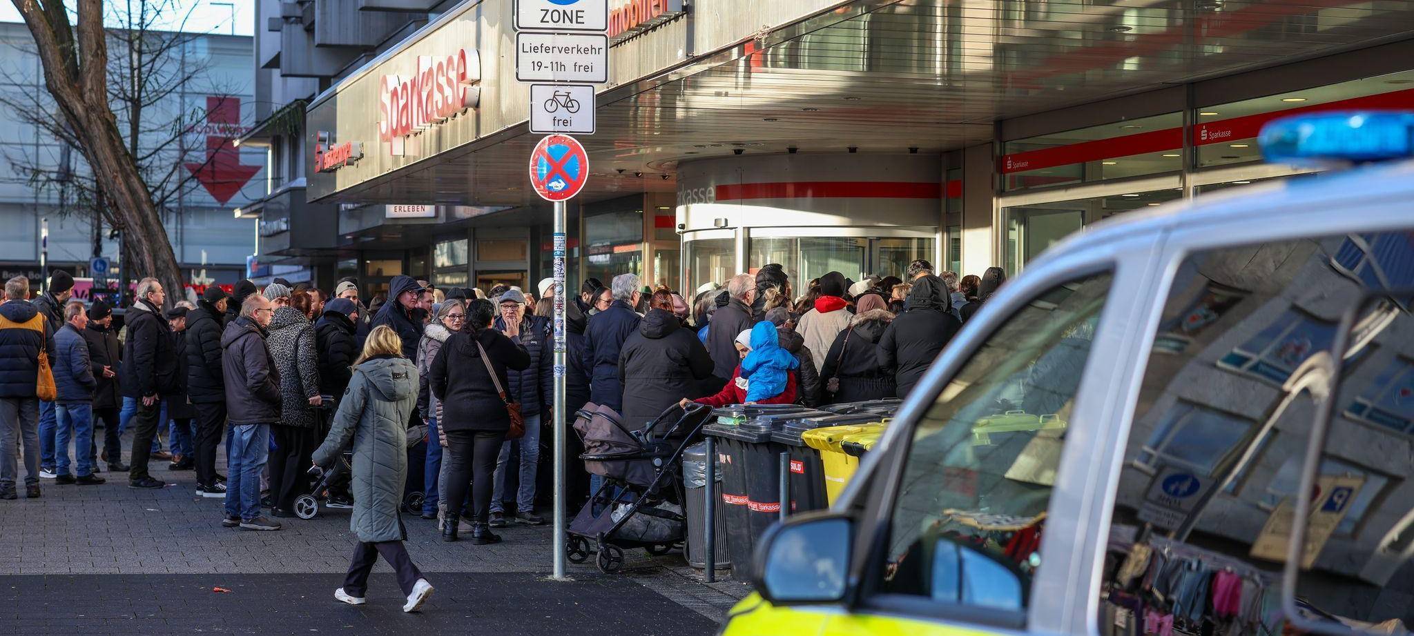 Nach dem Einbruch in den Tresorraum einer Bank
