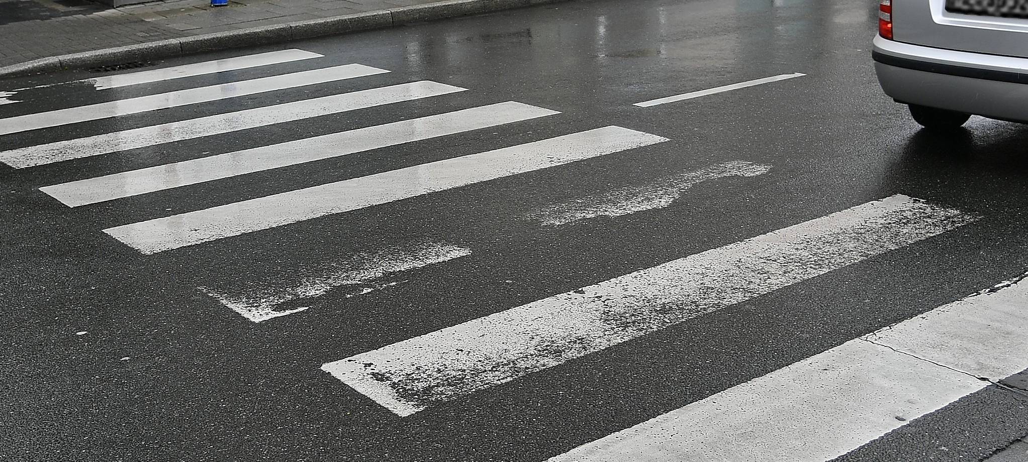 Unfall an Zebrastreifen: Bottroperin (22) schwer verletzt