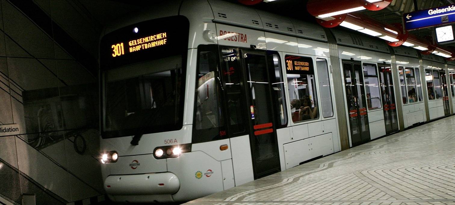 Busse und Straßenbahnen fahren wieder