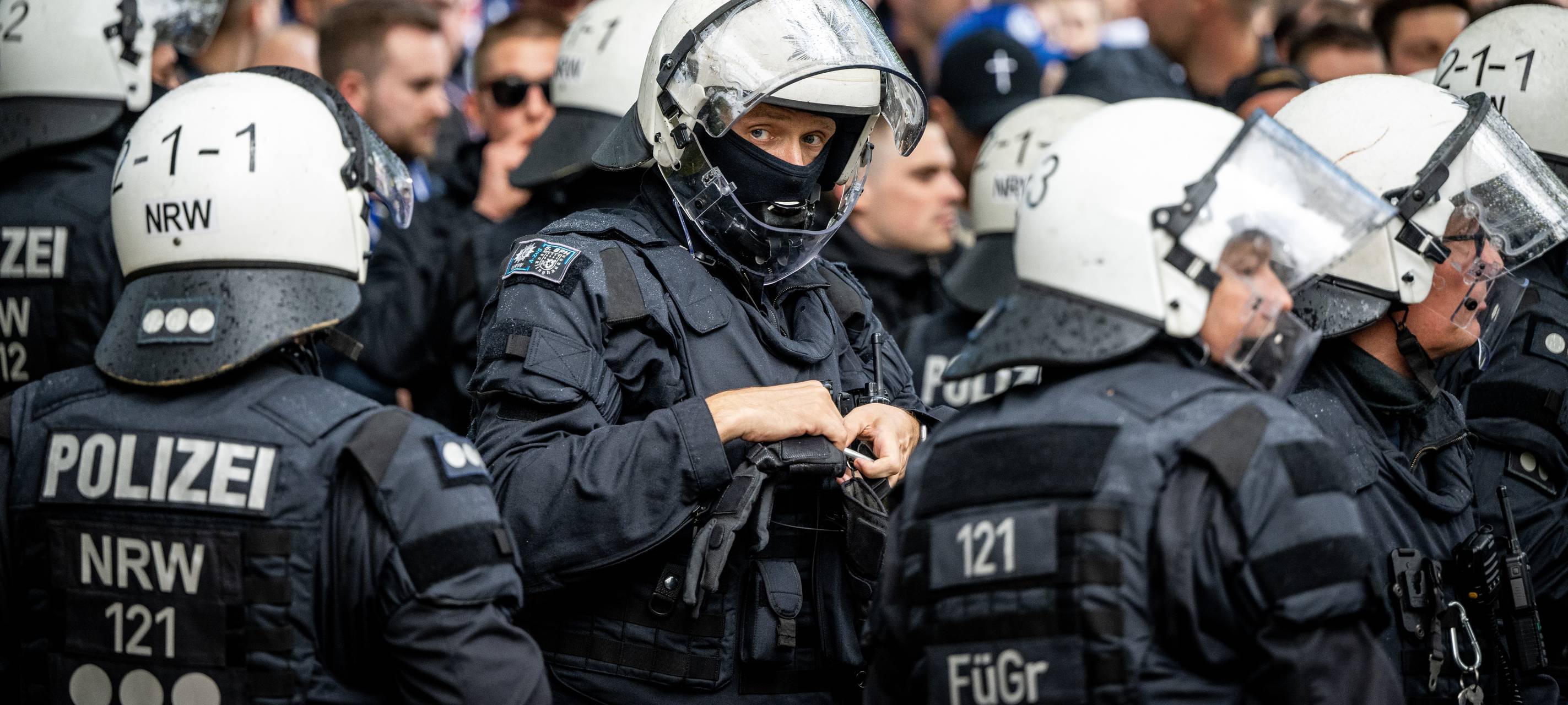 Polizei Gelsenkirchen vor Hochrisikospiel