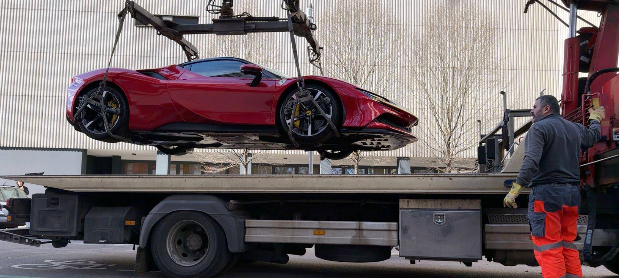 Polizei und Steuerfahnder durchsuchen mehrere Objekte in Berlin