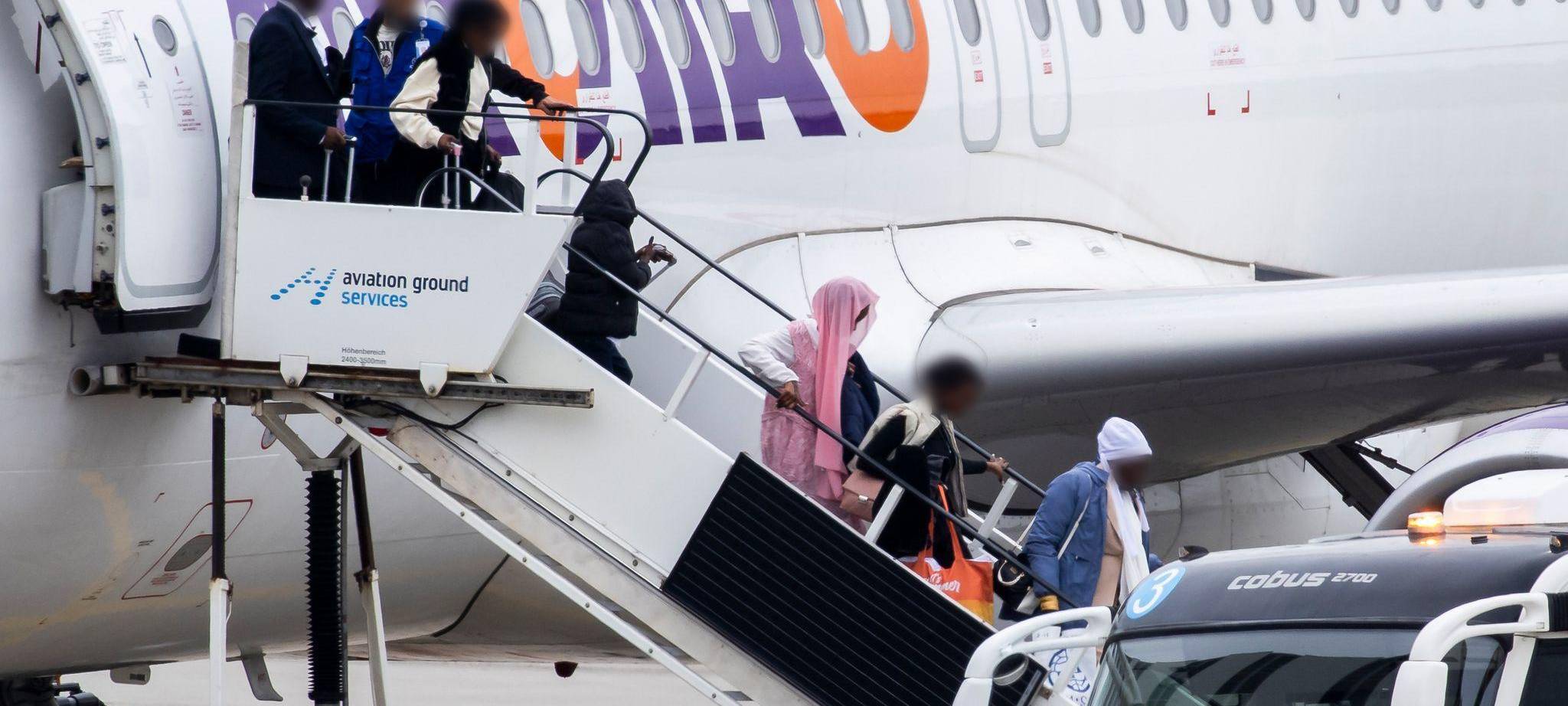 EU-Resettlement-Flug aus Kairo in Hannover gelandet