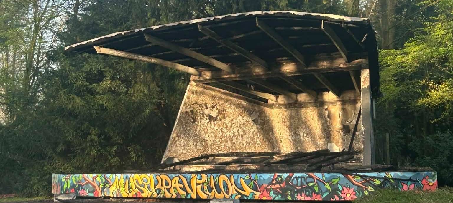 Feuer am Musikpavillon: Polizei Gelsenkirchen sucht Zeugen