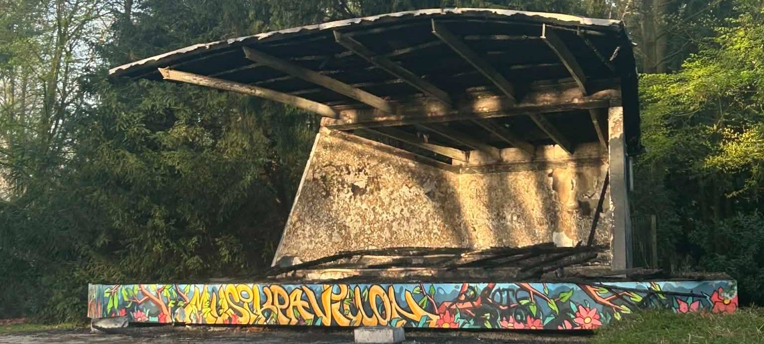 Musikpavillon im Gelsenkirchener Stadtgarten ist abgebrannt