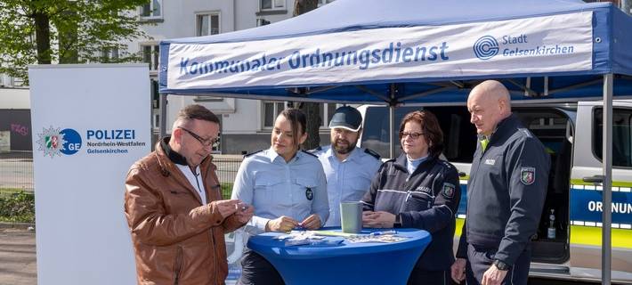 Mobile Sprechstunde in Ückendorf
Urheber: Gerd Kaemper/Stadt Gelsenkirchen