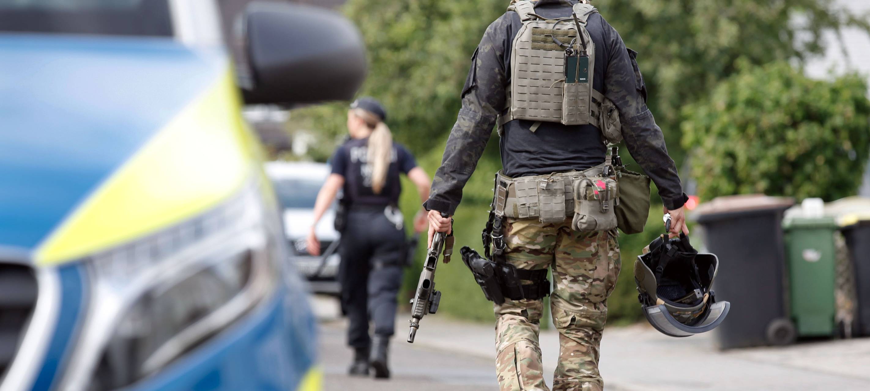Waffen gefunden: Spezialkräfte durchsuchen Bottroper Wohnung
