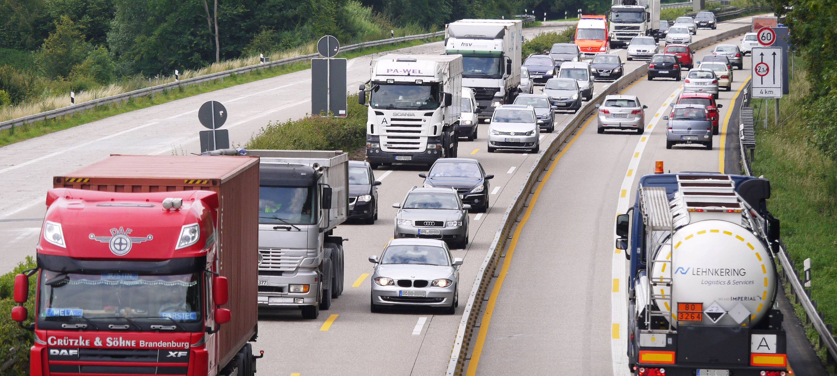 Symbolbild eines Autobahnstaus
