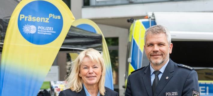 Polizeipräsidentin Friederike Zurhausen und der Leiter der Direktion GE Thomas Pierenkämper bei der Vorstellung von "PräsenzPlus"