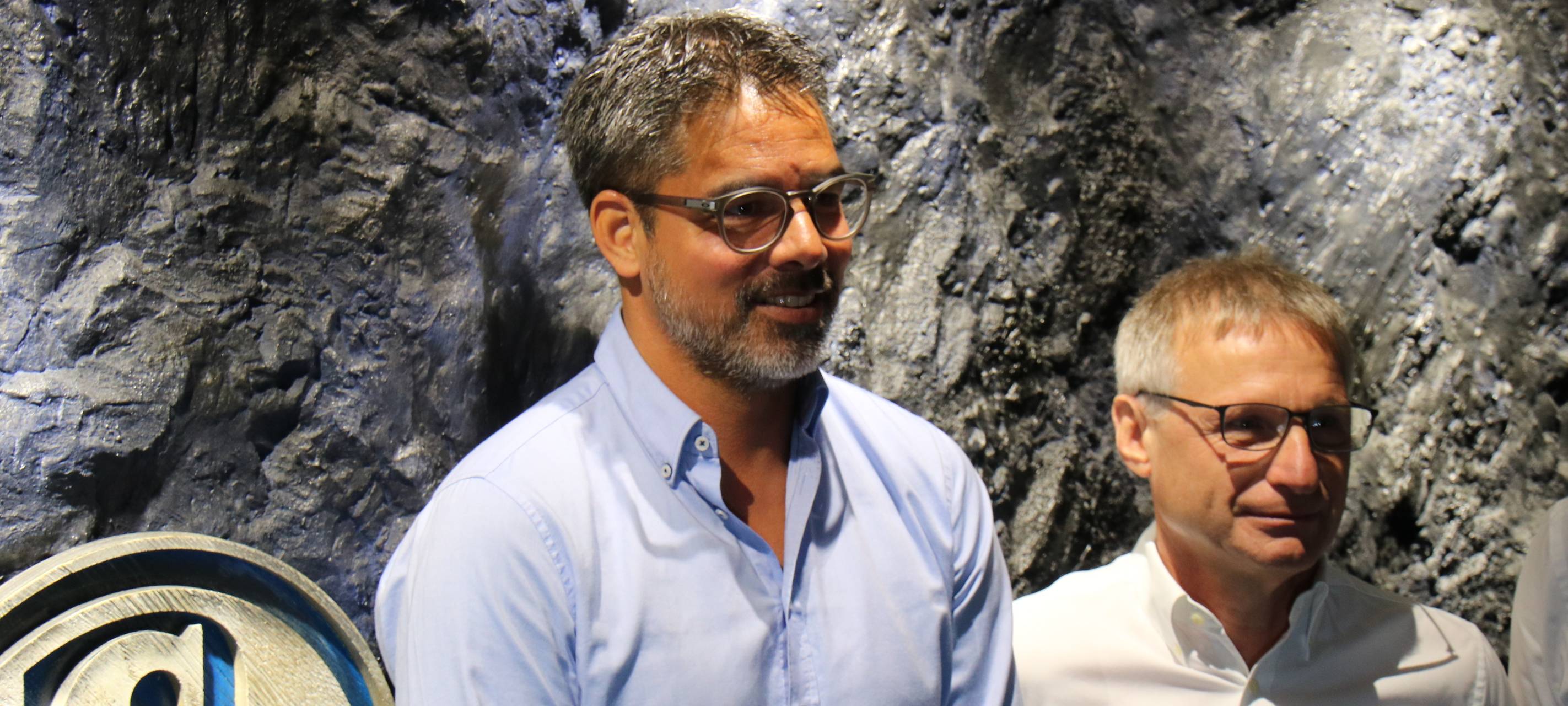 Cheftrainer David Wagner und Technischer Direktor Michael Reschke bei ihrer offiziellen Vorstellung bei Schalke 04.