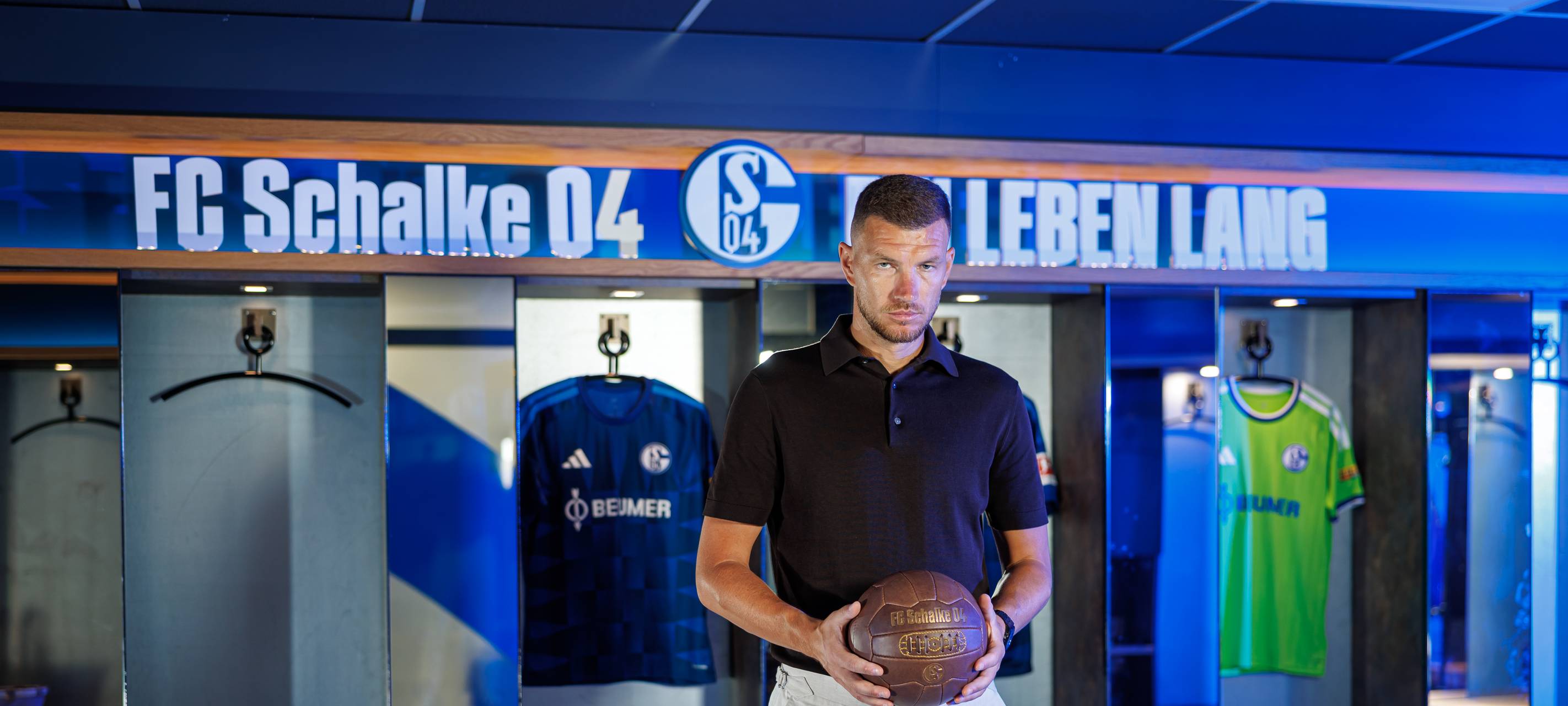 Edin Džeko verlängert bei Schalke 04
