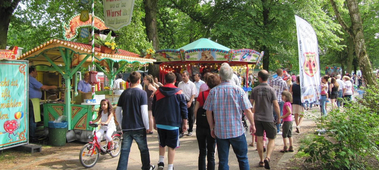Gäste auf dem Parkfest im Gesundheitspark Nienhausen.