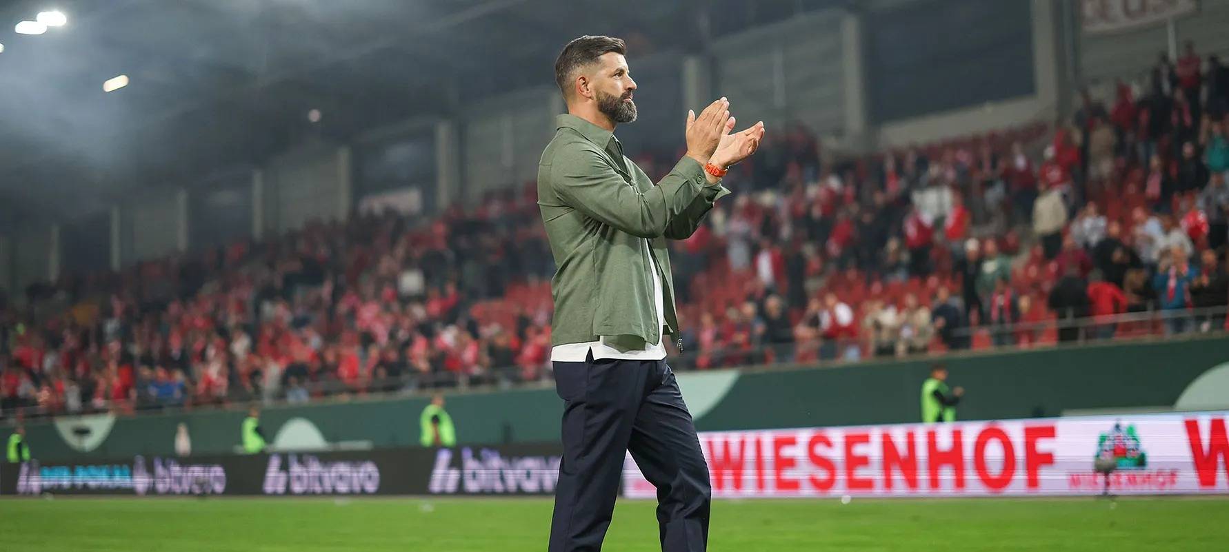 Schalke nach Pokalkrimi gegen Halle weiter