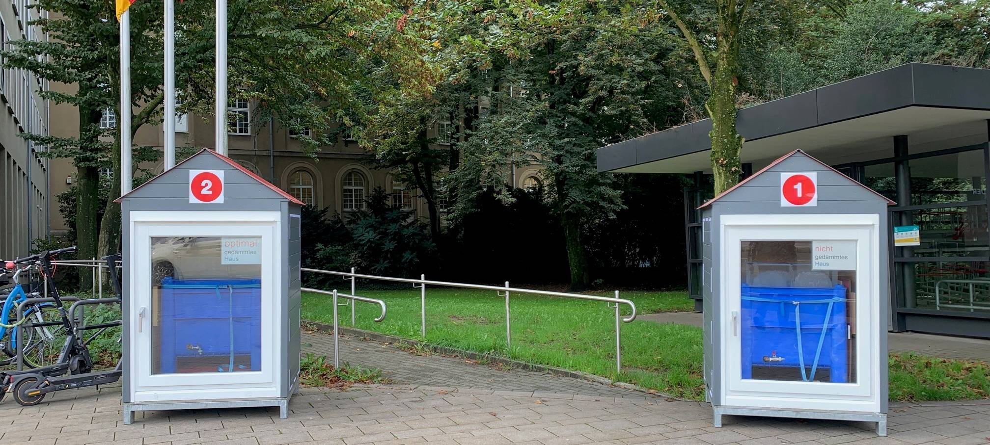 Eisblockwette startet vor dem Rathaus Buer