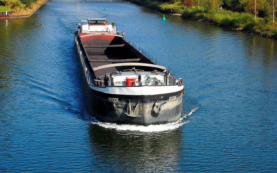 Schiff auf dem Rhein-Herne-Kanal