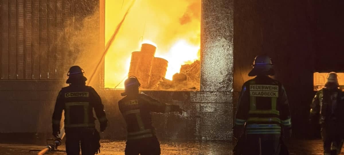 Metallbrand in Gladbeck: Großeinsatz für Feuerwehr