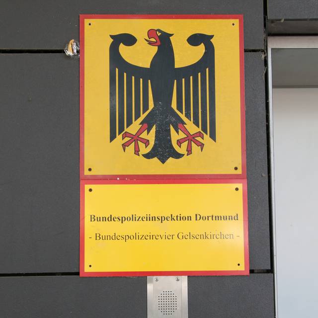 Schild der Bundespolizei am Hauptbahnhof Gelsenkirchen