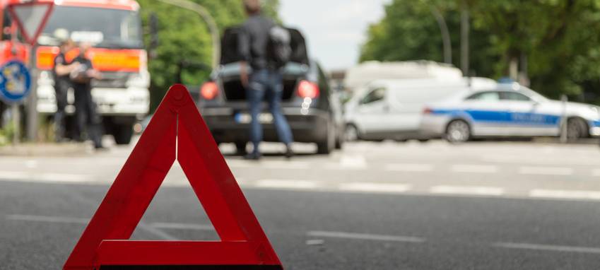 Bottroper landet bei Ausweichversuch mit Auto auf dem Dach