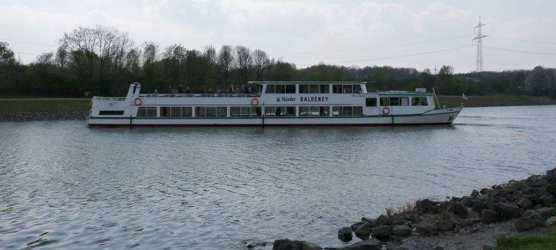 MS Baldeney der "Weißen Flotte" auf dem Rhein-Herne-Kanal