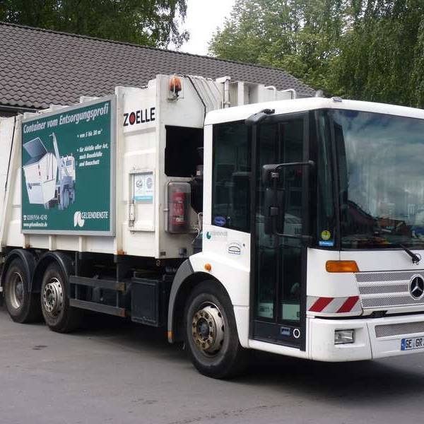 Front eines Müllwagens von den Gelsendiensten in Buer.