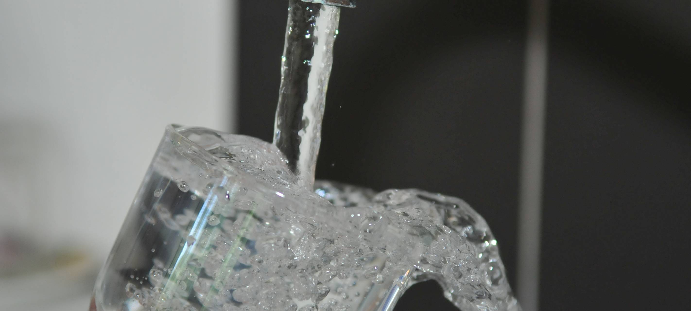 RWW spült Leitungen in Zweckel