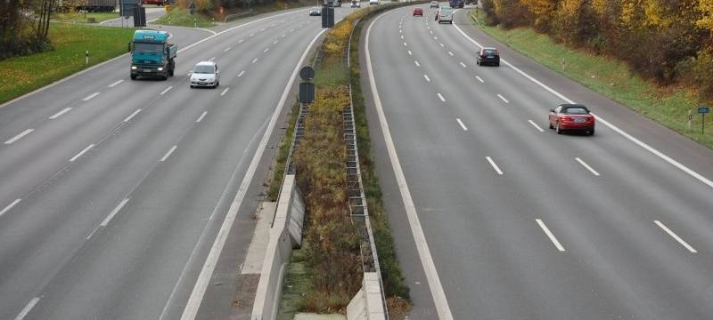 Die Autobahn A2 in Höhe der Rungenbergstraße in Gelsenkirchen in Fahrtrichtung Oberhausen