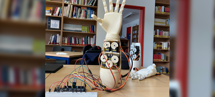 Bottroper Schüler entwickeln bionische Hand