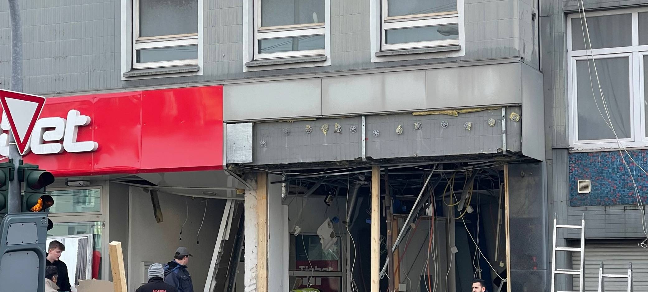 Nach Geldautomaten-Sprengung: Polizei sucht Zeugen