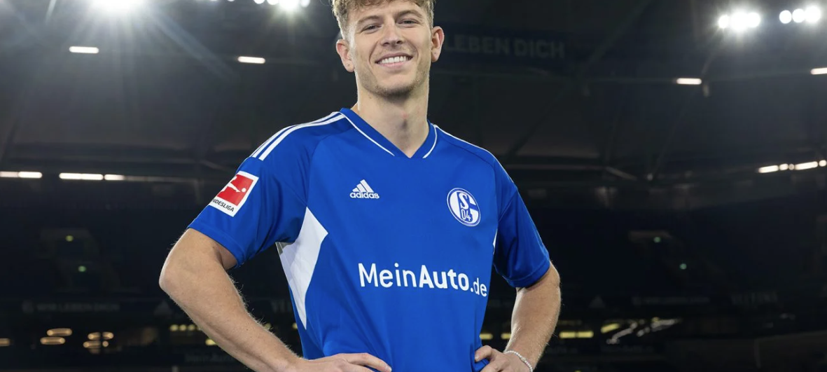 Tim Skarke im Schalke-Trikot