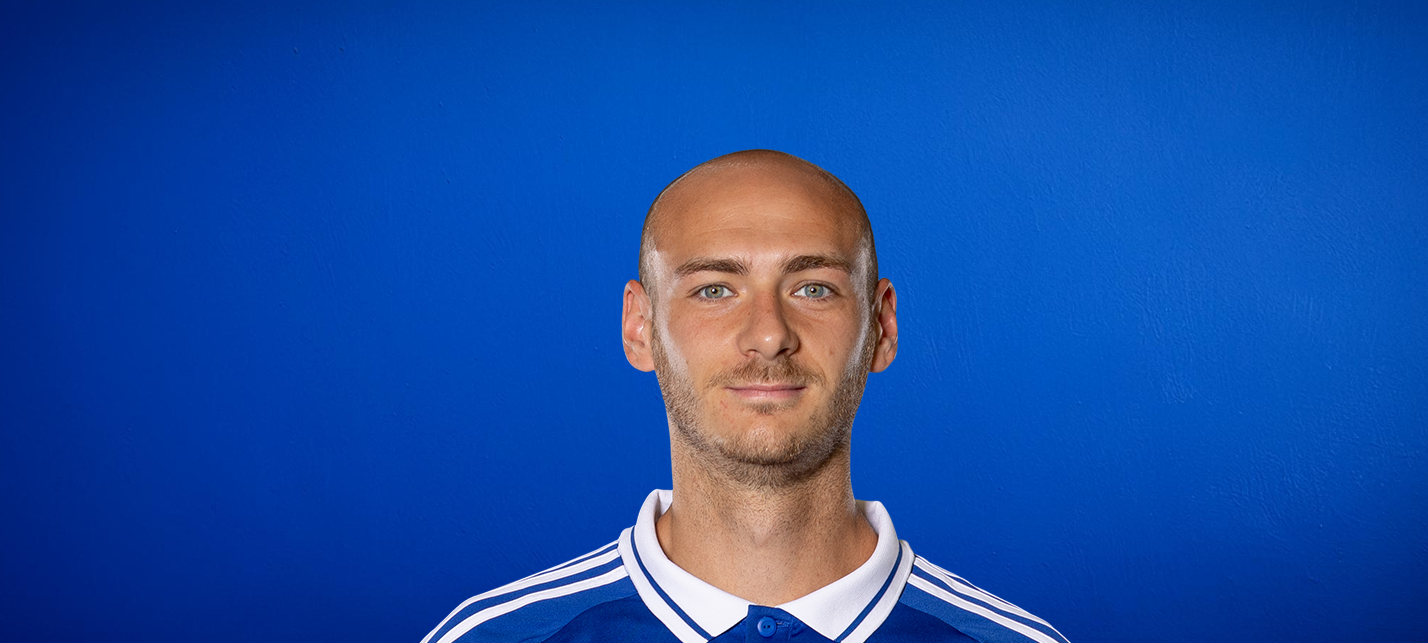 Schalkes Henning Matriciani wird für ein Jahr verliehen